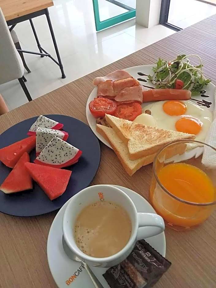 Kata Beach Poshtel Phuket