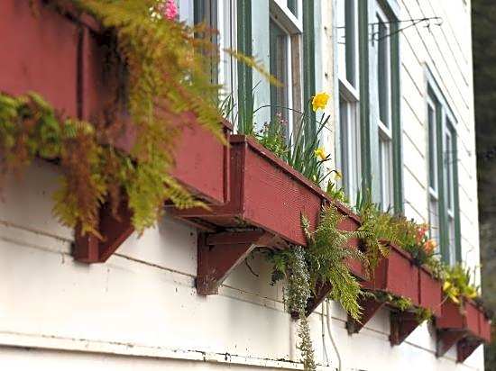 The Historic Requa Inn
