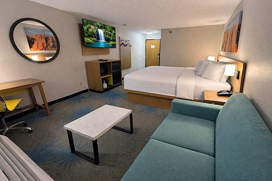 Days Inn by Wyndham Sturgis