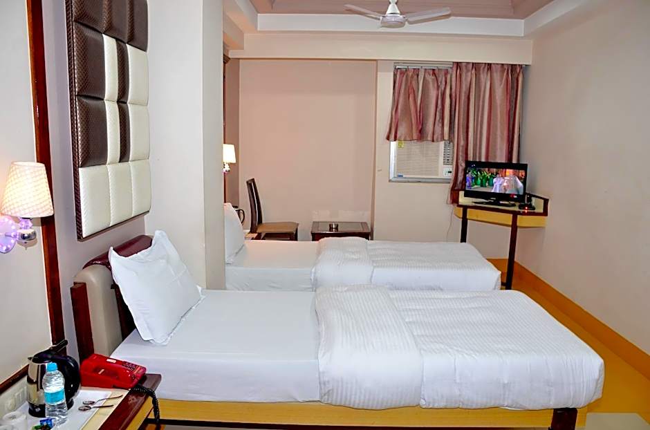 HOTEL HEERALAL