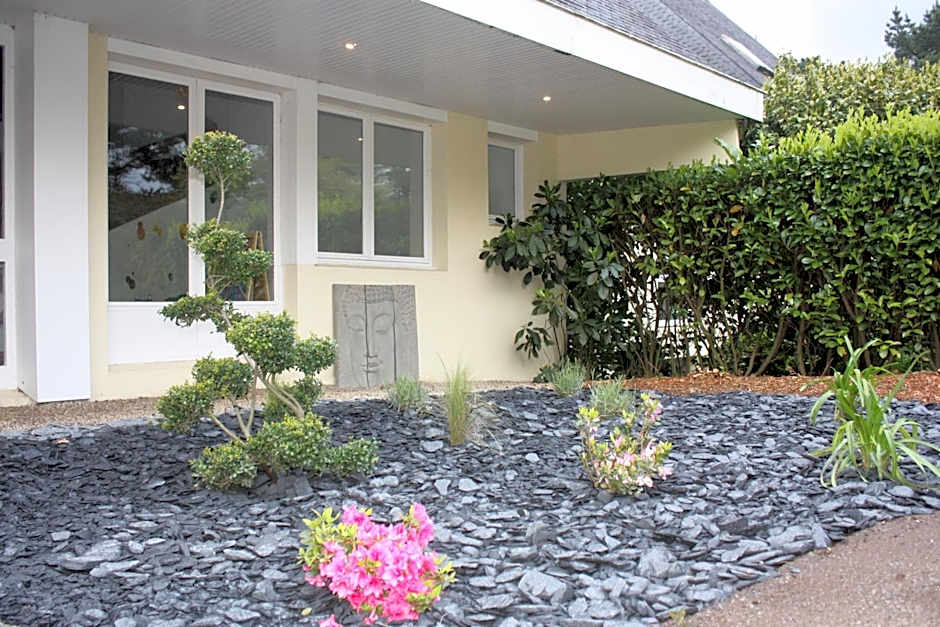 Logis Latitude Ouest Hôtel Restaurant & Spa