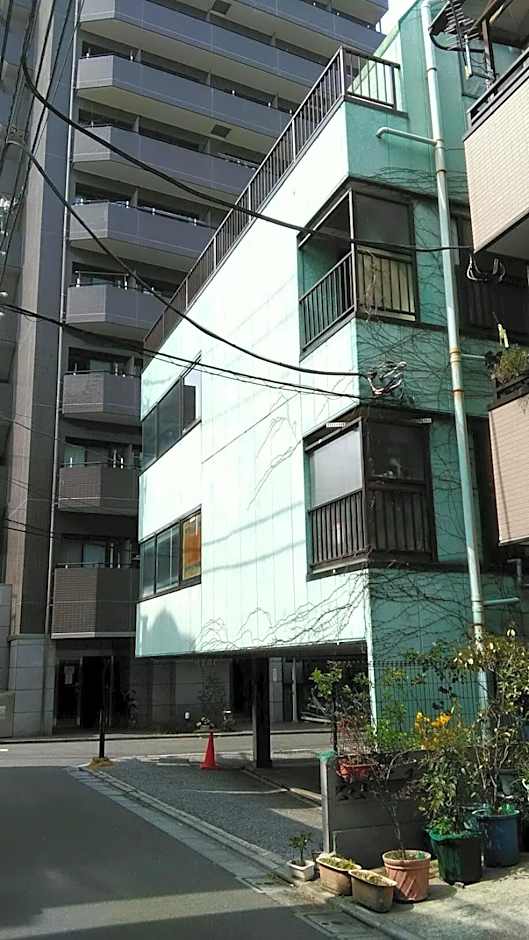 Base Inn Uguisudani