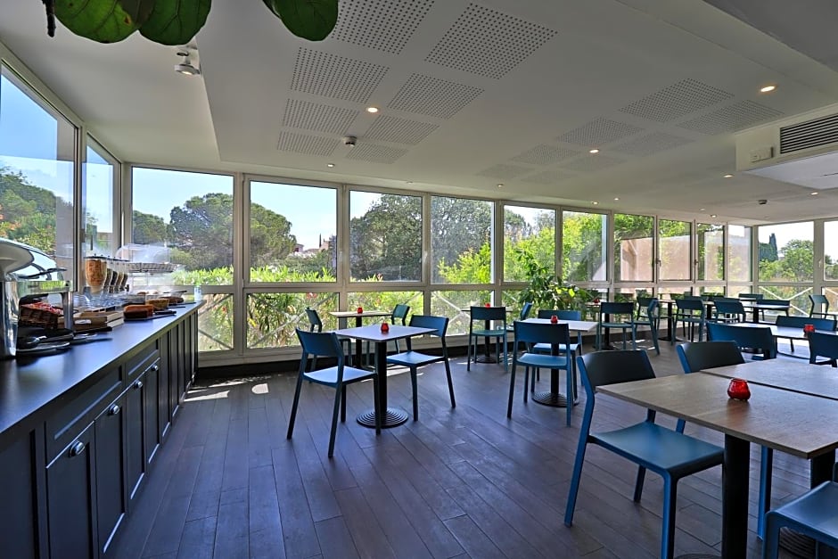 Kyriad Frejus Centre