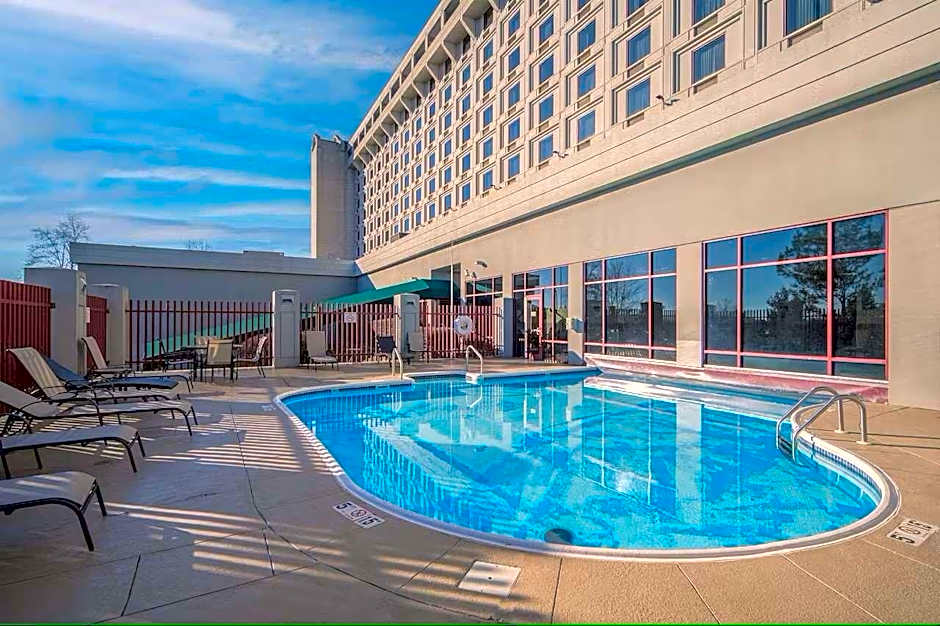 Thousand Hills Resort Hotel