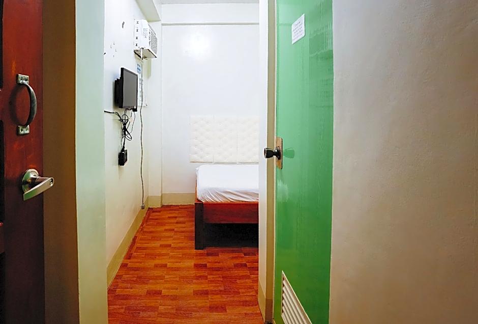 RedDoorz @ D128 Lodge Cagayan Valley