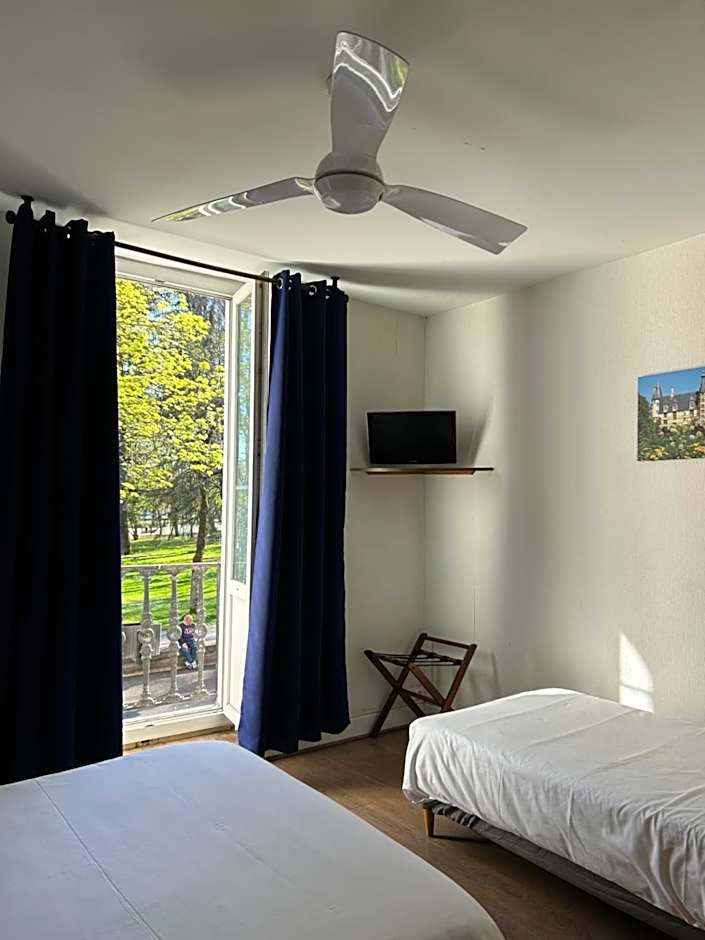 Photo 1 of 4 of Triple Room