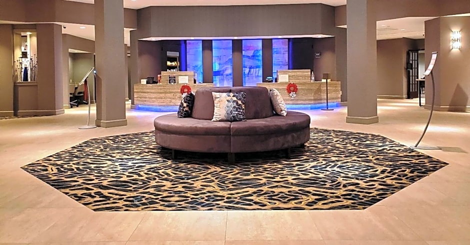 Crowne Plaza Edison, an IHG Hotel