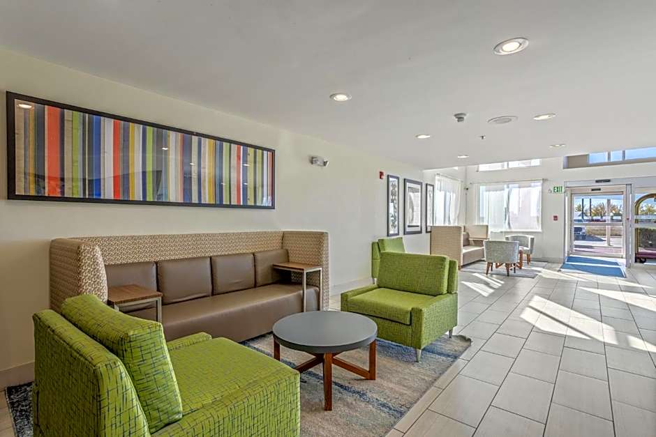 Holiday Inn Express Hotel & Suites Torrington By IHG