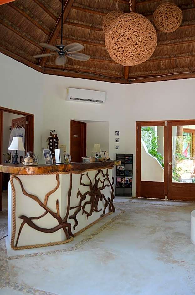 Casa Iguana Holbox - Beachfront Hotel