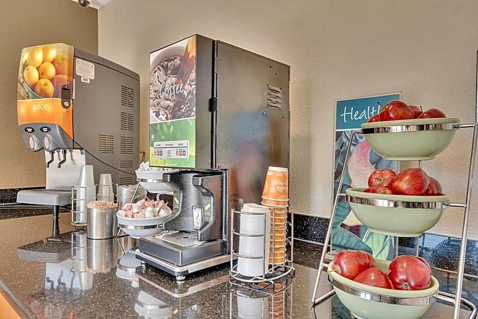 Quality Inn Near Six Flags Discovery Kingdom-Napa Valley