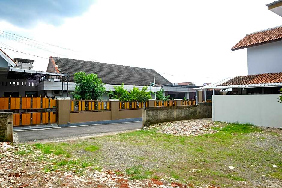 RedDoorz Syariah Near Stasiun Purwokerto