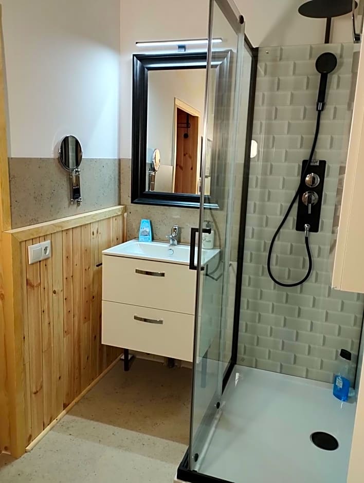 CHAMBRES D'HÔTES CHEZ CATHERINE A REUS chambre bord de mer avec salle de bains privée