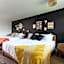 Hotel McCoy - Art, Libations, Pool Society