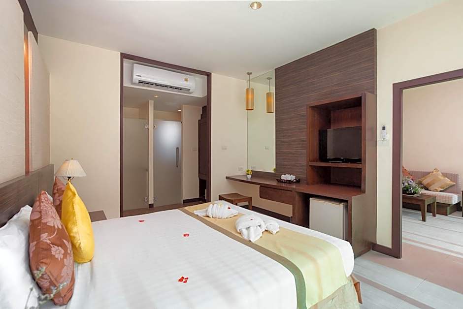 Photo 1 of 5 of Courtyard Suite