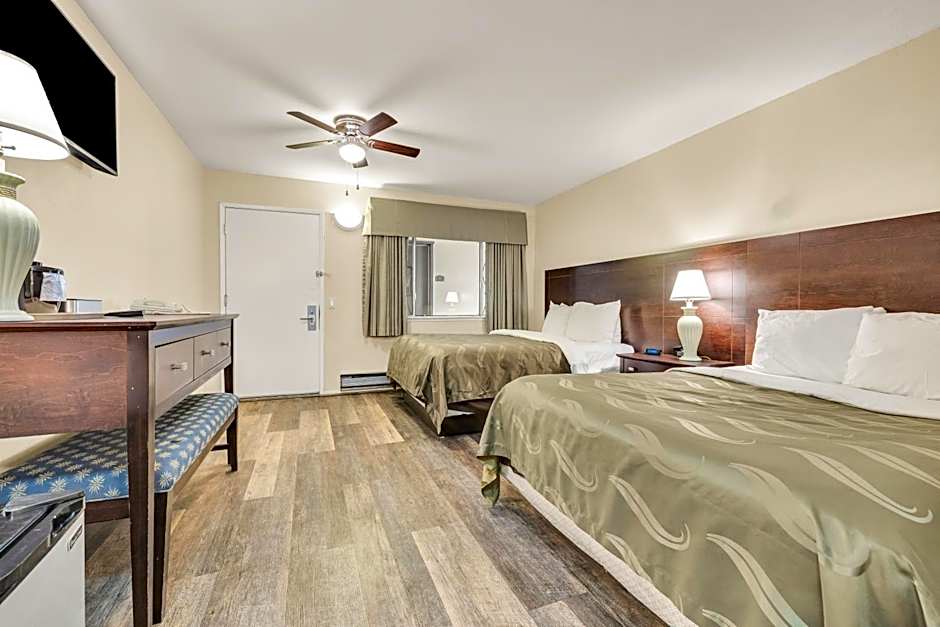 Scottish Fairway Inn