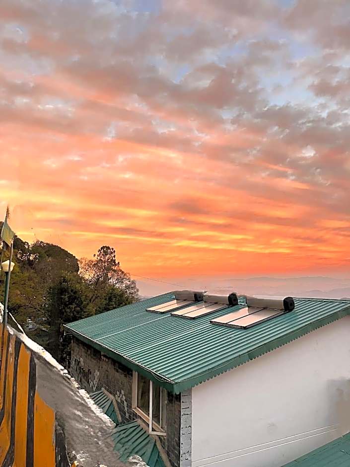 Kasauli Exotica Hotel