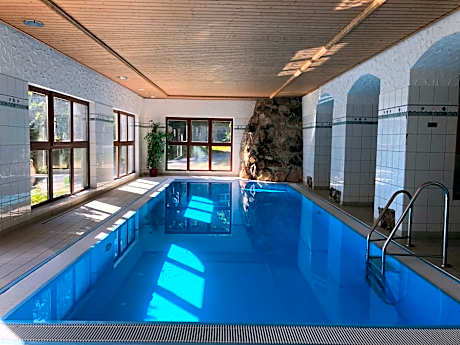 Berghotel Friedrichshöhe - Sauna, Pool & Natur