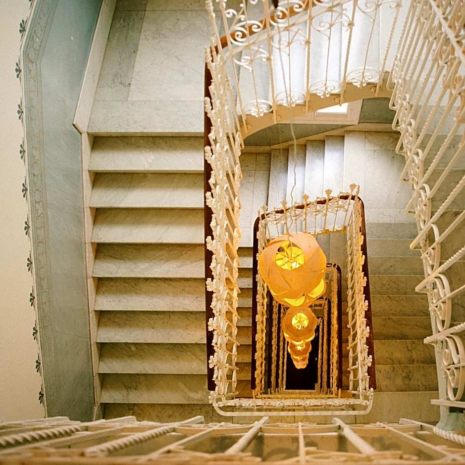 Petit Palace Lealtad Plaza