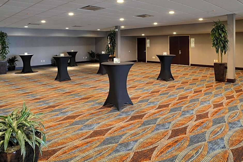 Holiday Inn Canton-Belden Village By IHG
