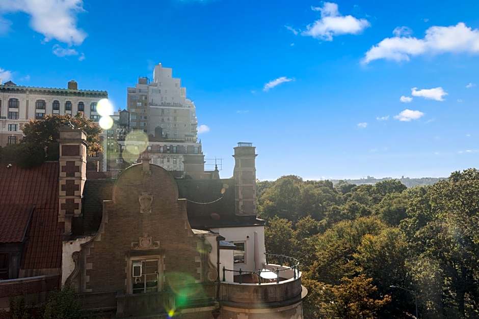 Riverside Tower Hotel