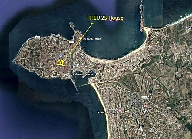 Ilheu 25 Peniche House