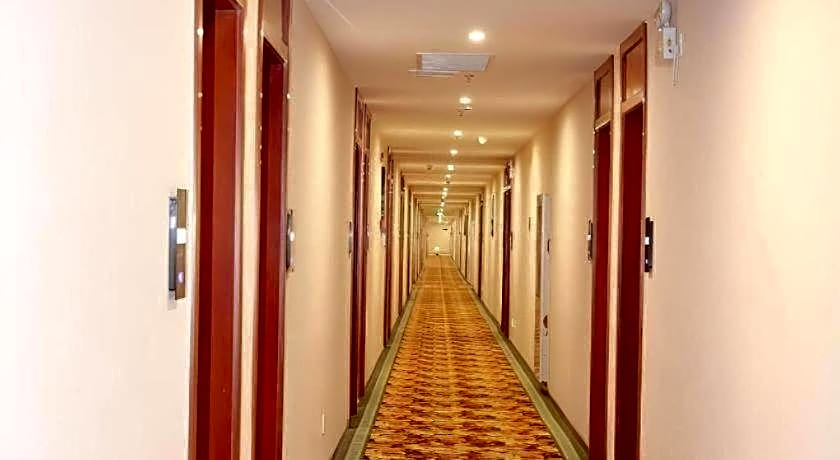 GreenTree Alliance Yichang East Yichang Station Hotel