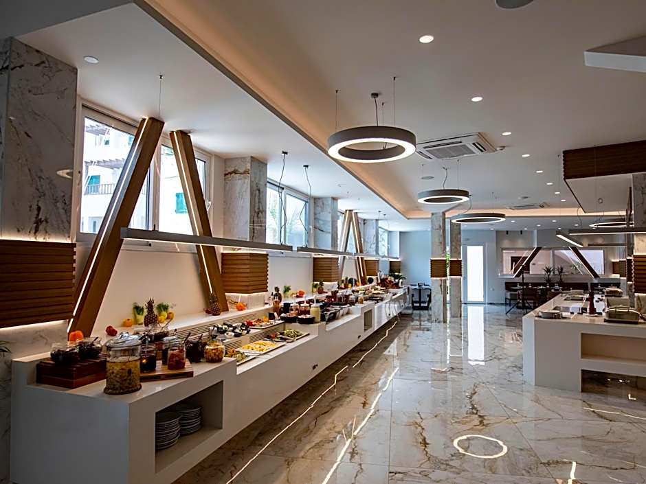 Elmi Beach Hotel & Suites