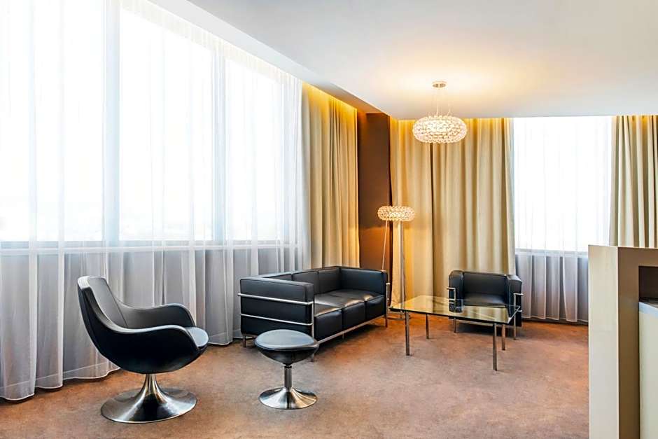 NH Bratislava Gate One