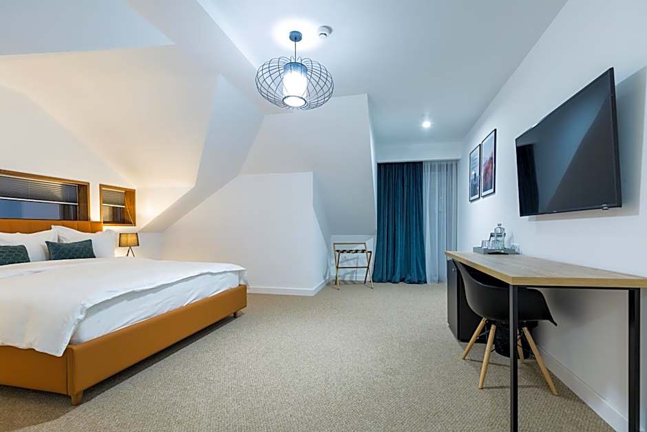 UpperHouse Suites & More