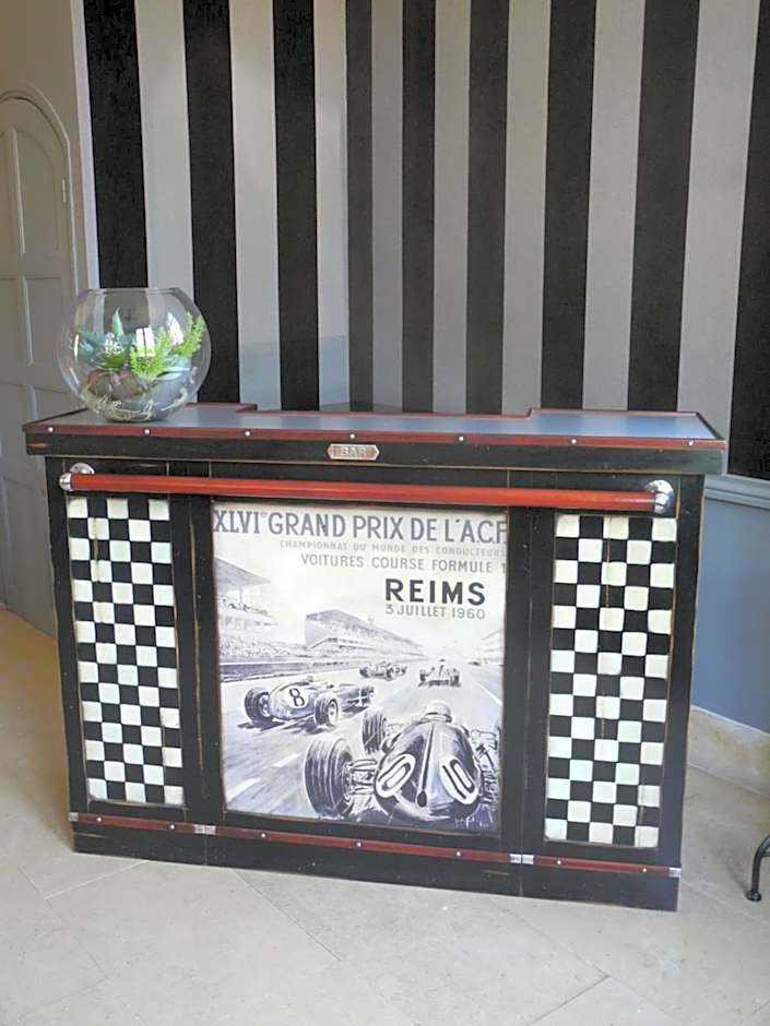 Le Château d'Hermonville B&B / Chambres d'hôtes