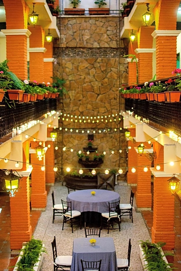 Hotel del Carmen, en el Centro- DESAYUNO Incluido !