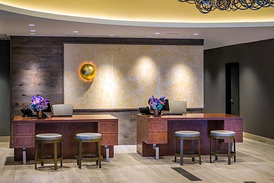 THE SOUTHLAKE HOTEL