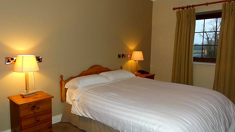 Photo 1 of 7 of Single Room