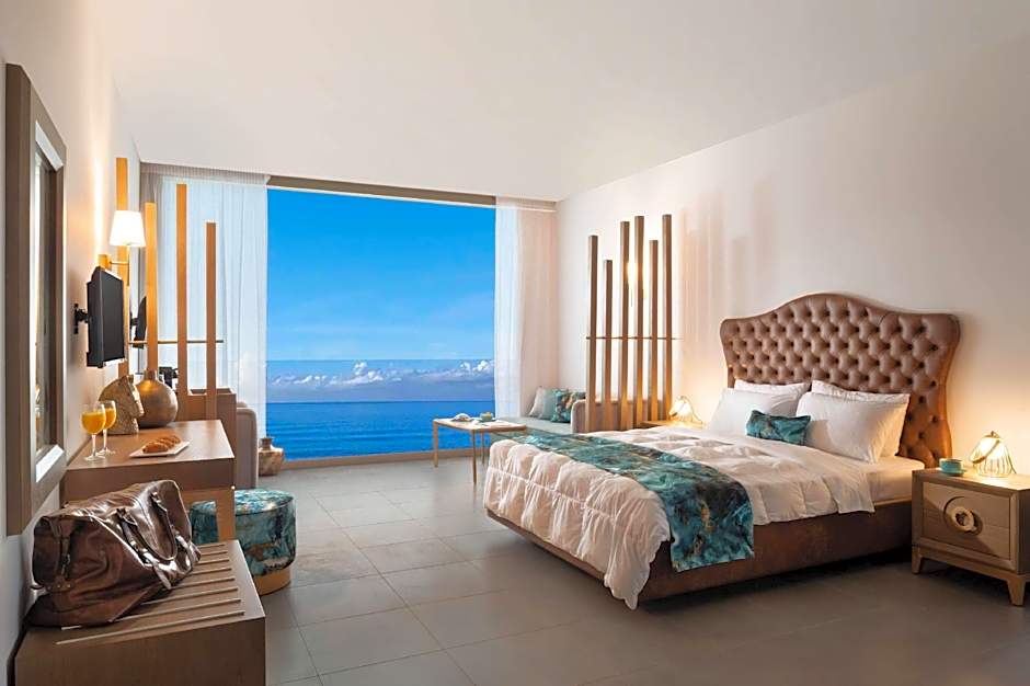 Alexandra Elegance Bridging Generations