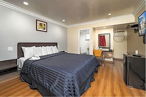 Travelodge by Wyndham Sacramento Convention Center – Sacramento, CA