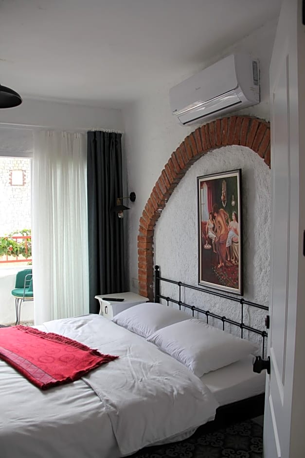 BADEMİÇİ OTEL