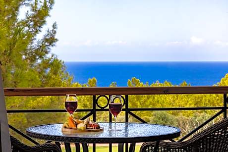 Korineum Golf & Beach Resort - Alojamientos en KYRENIA