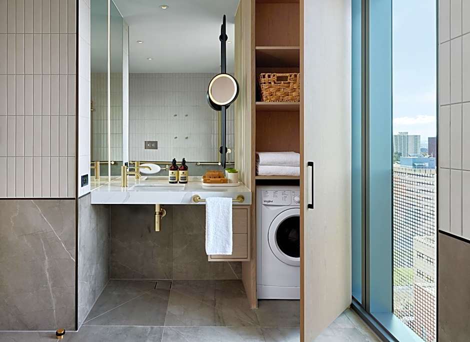 Lanson Place Parliament Gardens