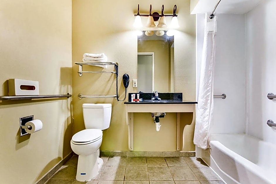 OYO Townhouse Oklahoma City Airport