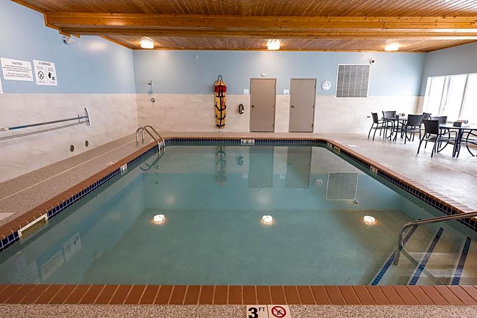 Holiday Inn Express & Suites Marquette By IHG