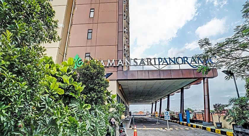 OYO Life 92735 Apartemen Tamansari Panoramic By Santuy