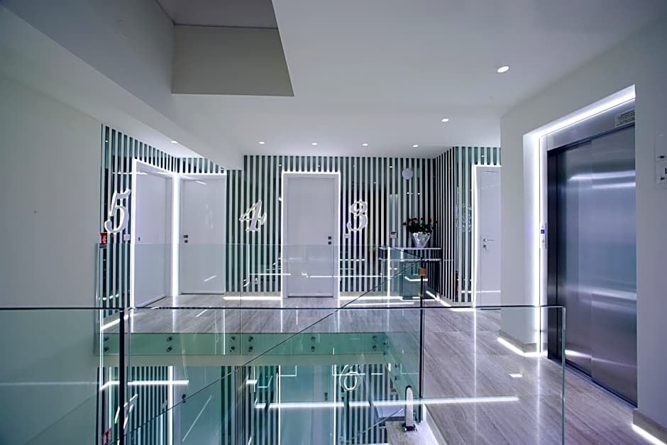 Hotel 9