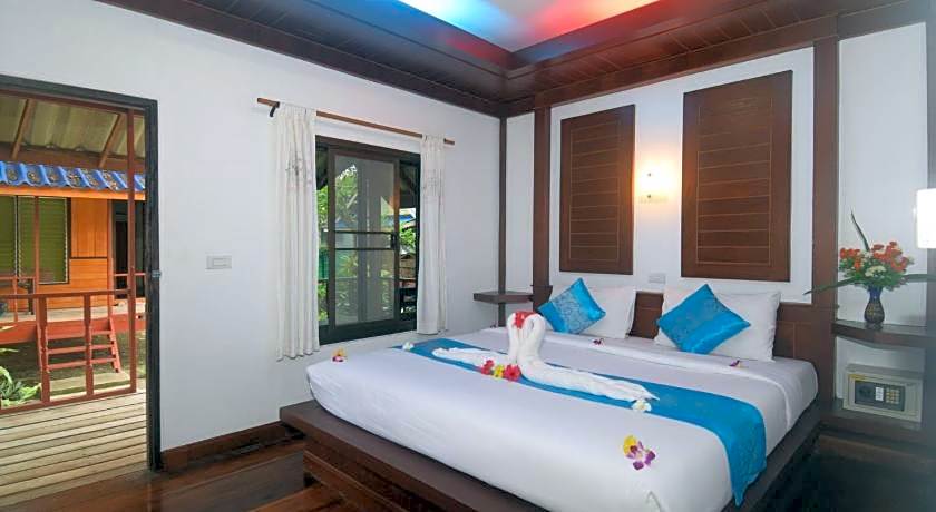 Lanta Long Beach Hostel