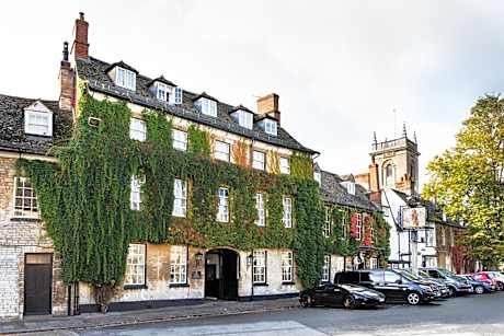 Macdonald Bear Hotel