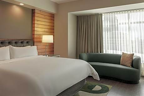 Executive King Room with Lounge Access