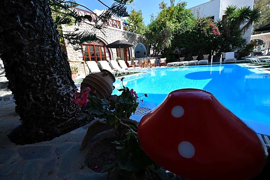 Philoxenia Hotel & Studios