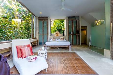 Double Room with Pool Access 