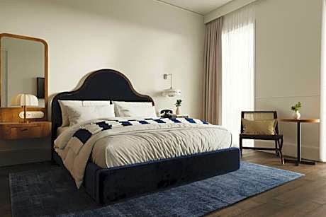 2 Bedroom Suite, Bedroom 1: 1 King, Bedroom 2: 1 King, Sea View