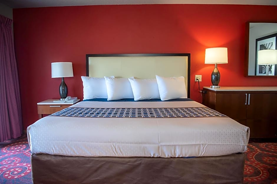 Spencer Inn & Suites