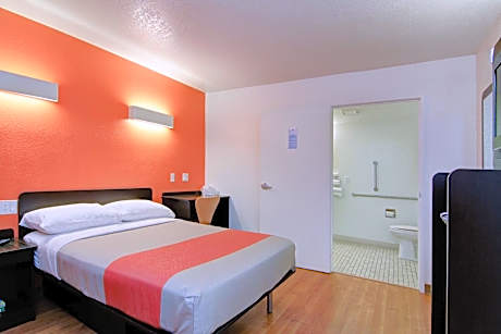 Double Room - Disability Access - Non-Smoking